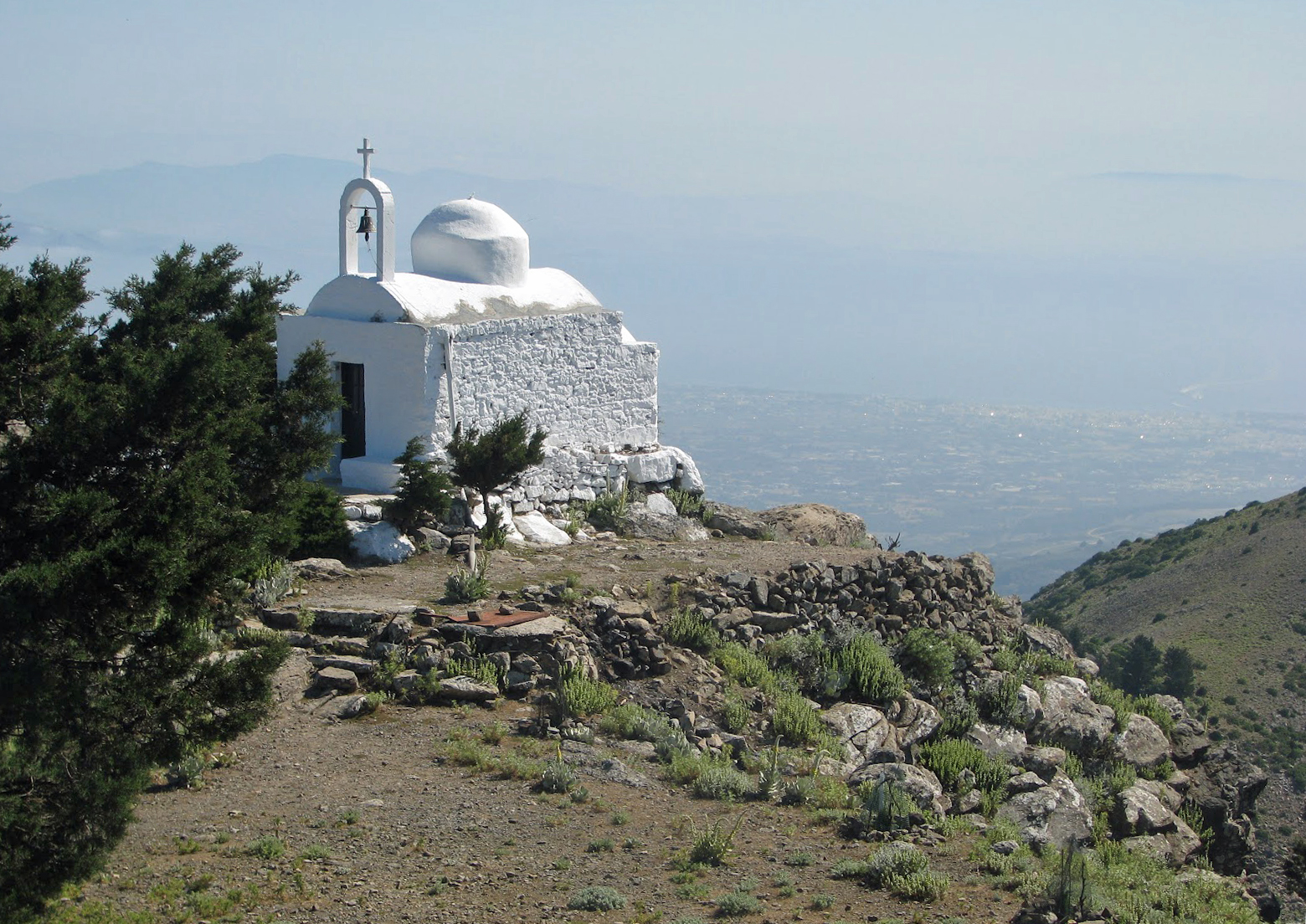 La chapelle du Christ au sommet du mont Dikeos